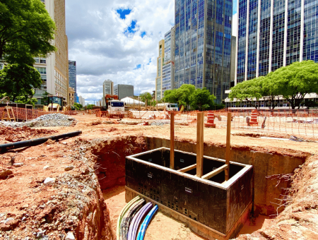 Caixa de Passagem Subterrânea para Infraestrutura Elétrica e Telecom