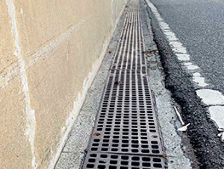 Grelha para Calçada: Segurança e Drenagem Eficiente